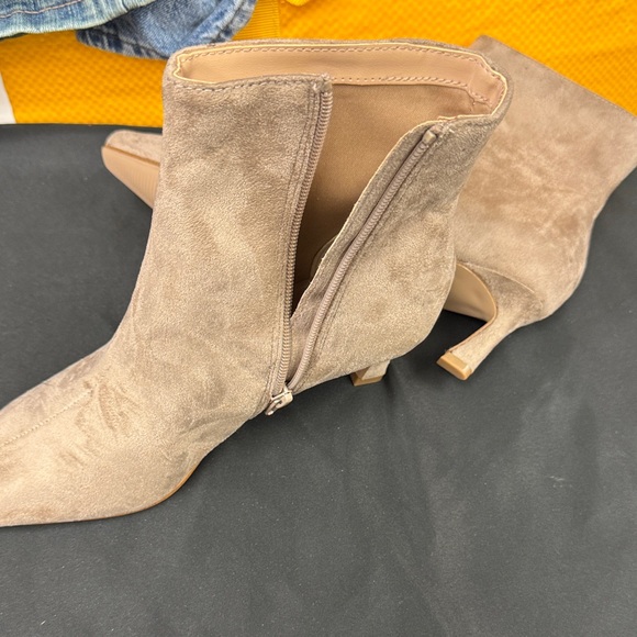 Steve Madden Elegant Tan Women's Ankle Boots lacy size 6M new - Picture 4 of 4